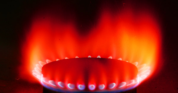 Красное пламя газовой плиты - опасно ли это?